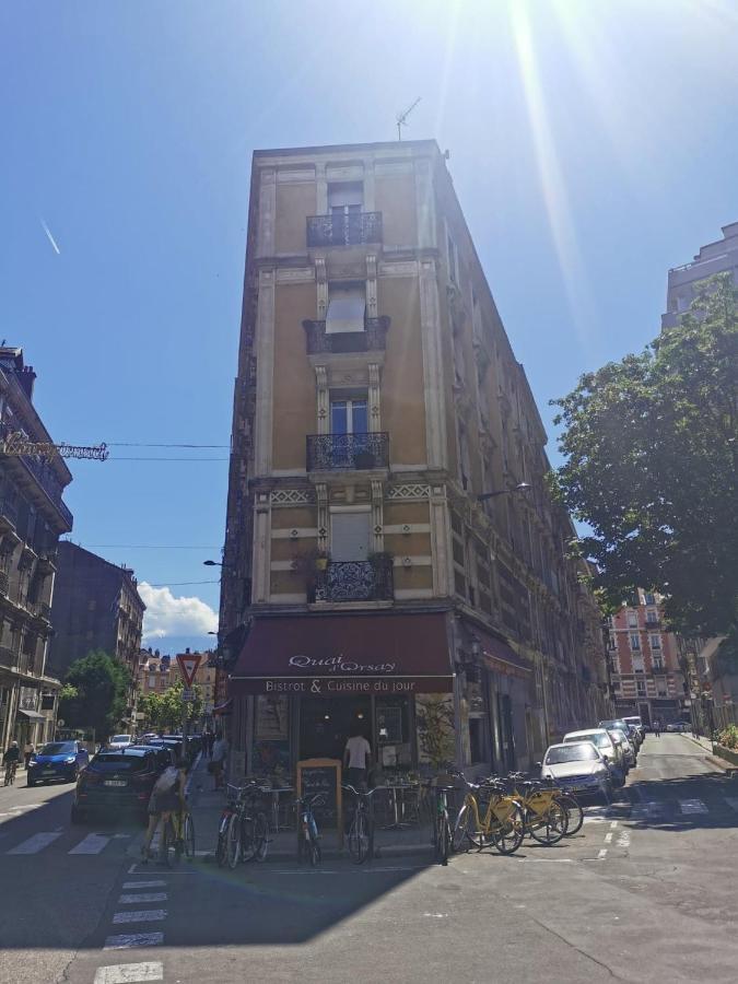 Bel Appartement Charme Ancien Dans Quartier Anime Grenoble Luaran gambar